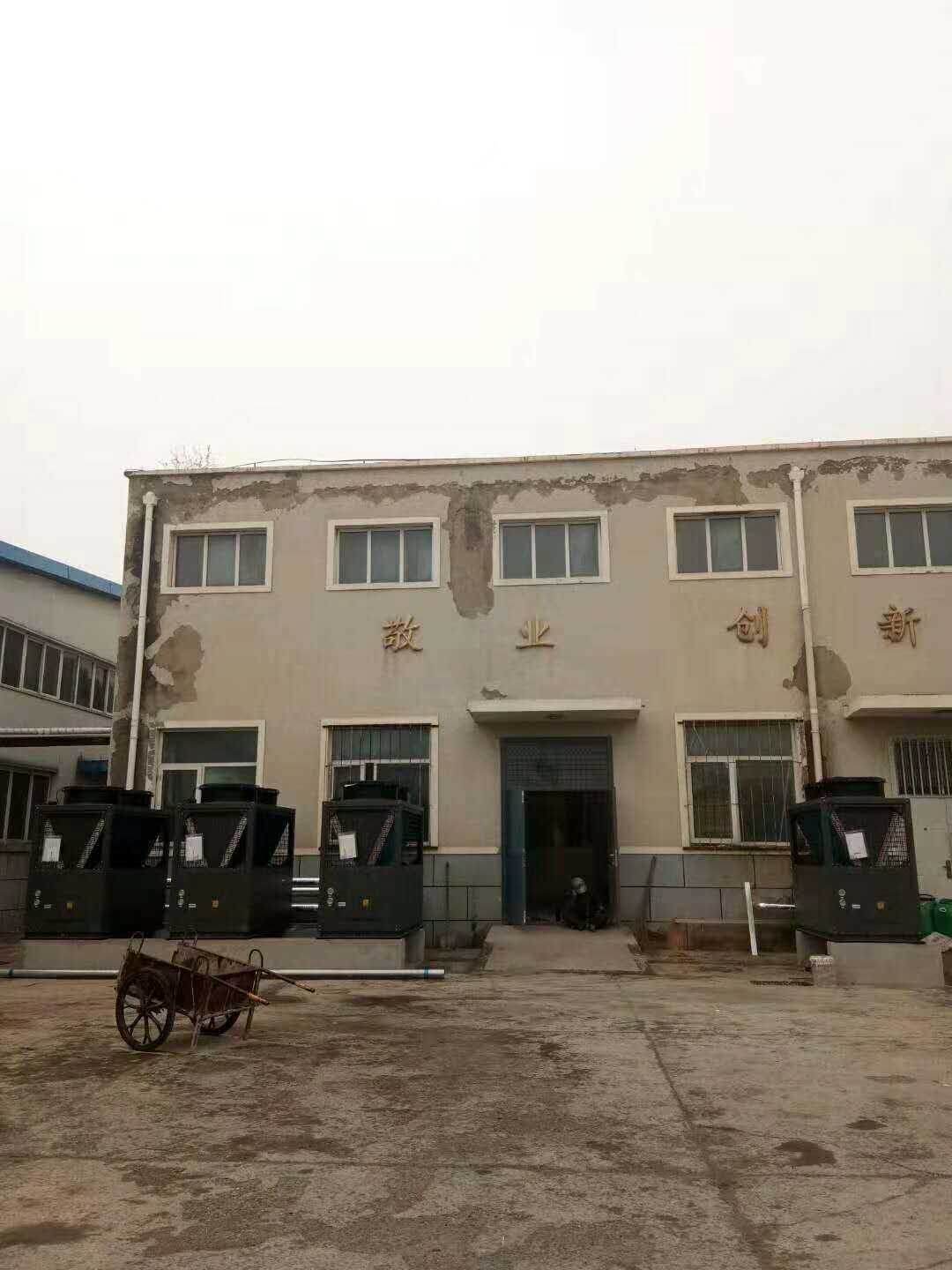 塑料研究技術中心四臺25P空氣源熱泵機組